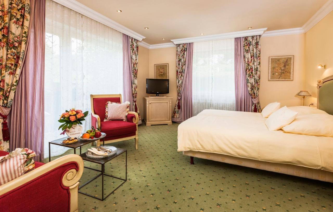 באדנוויילר Relais & Chateaux Hotel Schwarzmatt מראה חיצוני תמונה